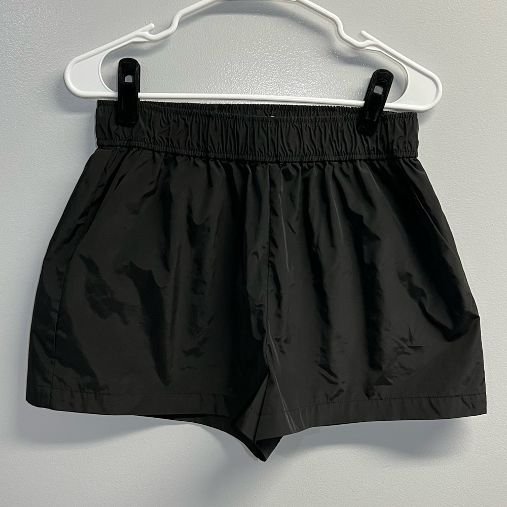 Reformation Black Swishy Elastic Waist Athletic Shorts w/ Pockets - Size M